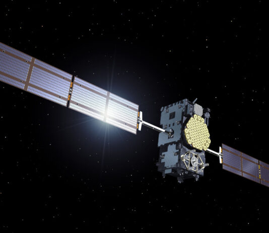 Künstlerische Darstellung eines Galileo-Satelliten im Weltraum.