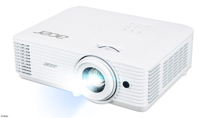 040625 Acer Projektor Cashback-Aktion von Acer für Fußballfans und Heimkino-Enthusiasten.