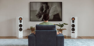 Aktiv-Standlautsprecher von Teufel spielen Musik direkt via Bluetooth.