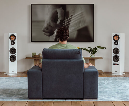 Aktiv-Standlautsprecher von Teufel spielen Musik direkt via Bluetooth.