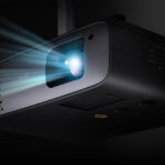 W4100i von BenQ bietet 4K-HDR-Qualität dank 3200-Lumen-LED-Lichtquelle und 100 Prozent DCI-P3-Farbraumabdeckung.