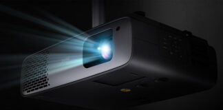 W4100i von BenQ bietet 4K-HDR-Qualität dank 3200-Lumen-LED-Lichtquelle und 100 Prozent DCI-P3-Farbraumabdeckung.