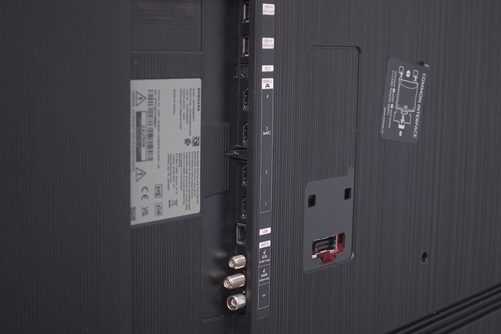 Samsung QN900F 8K Anschlüsse