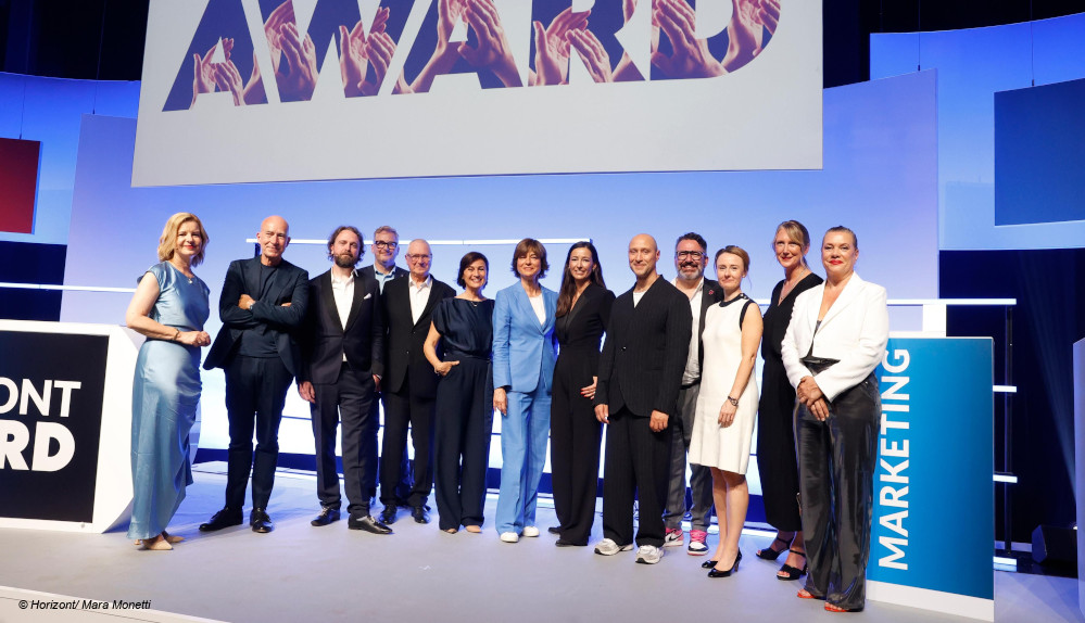Horizont Award Preisträger:innen auf der Bühne