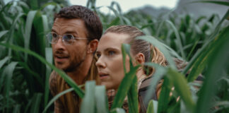 Scarlett Johansson und Jonathan Bailey in Jurassic World: Die Wiedergeburt