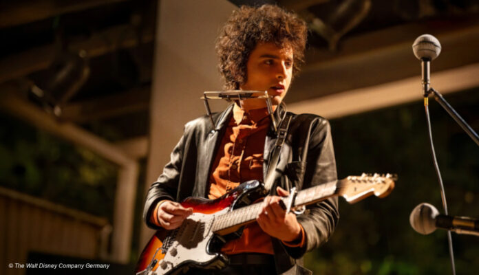 Like-A-Complete-Unknown Timothée Chalamet als Bob Dylan in "Like a Complete unknown"