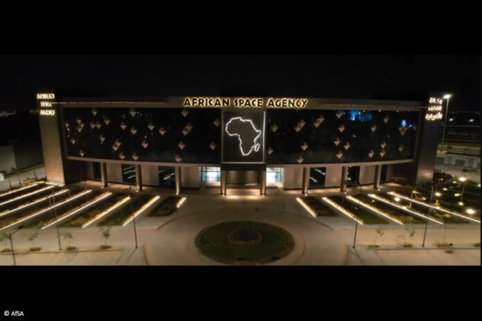 df_african_space_agency_afsa Ein Foto der AfSA. Es ist Nacht und das Gebäude ist beleuchtet.