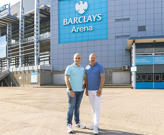 LED-Cabinets der XHB Fascia-Serie für Barclays Arena.