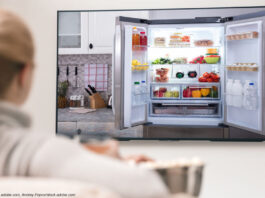 Tv mit Kühlschrank