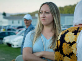 Alisa in Potocari, am Tag des Gedenkens an den Völkermord von Srebrenica.