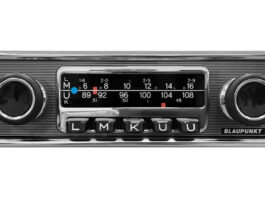 Modernes Digitalradio im Retrolook von Blaupunkt.
