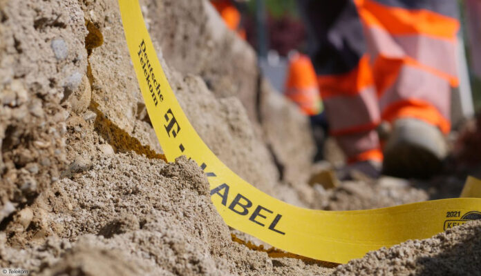 Im Juli 240.000 Neuanschlüsse im Telekom-Glasfasernetz.