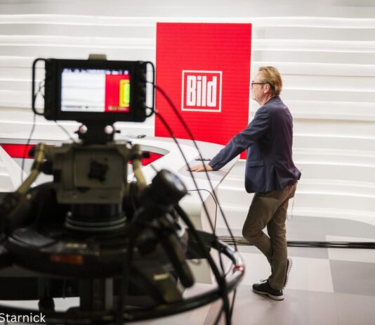 Neues Bild Newsstudio