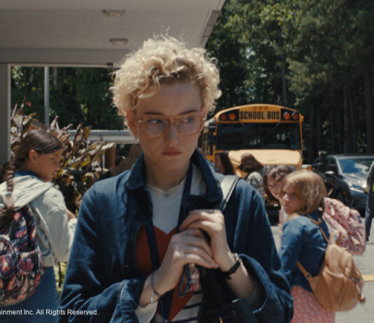 Julia Garner als Lehrerin in "Weapons"