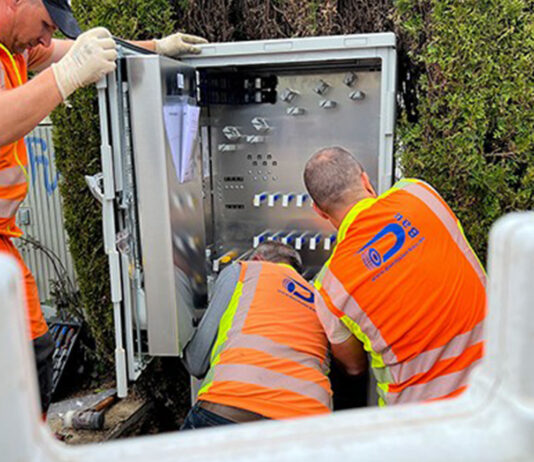 Im August 218.000 Neuanschlüsse im Telekom-Glasfasernetz.